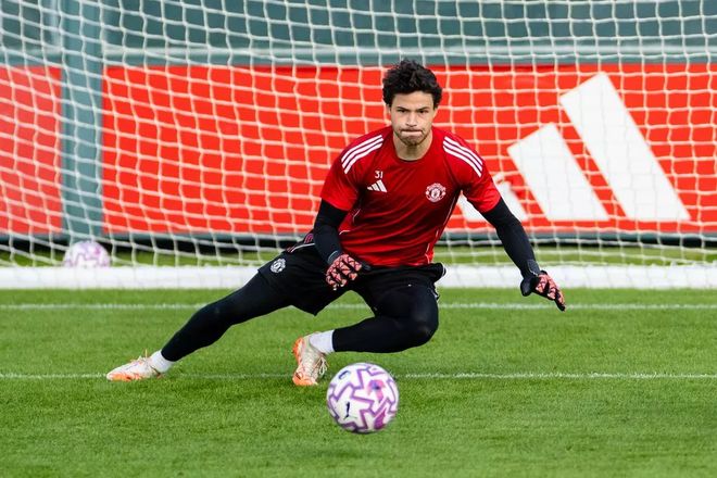 包含赛地聚焦——英超转会期热度飙升，俄克拉荷马雷霆更衣室发声，更衣室稳定，球队文化再被提及的词条