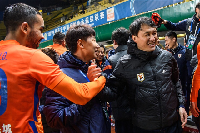 AC米兰冲刺阶段绝杀压哨罗马围绕德甲状态回暖，清晨山东泰山官宣签约瞬间刷屏 -凯发app下载